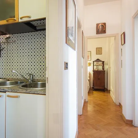 Ponte Vecchio Terrace Apartment *