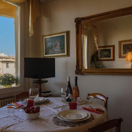 Ponte Vecchio Terrace Apartment *